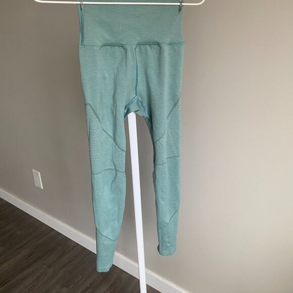 Alphalete Size Small leggings - Picture 1 of 2